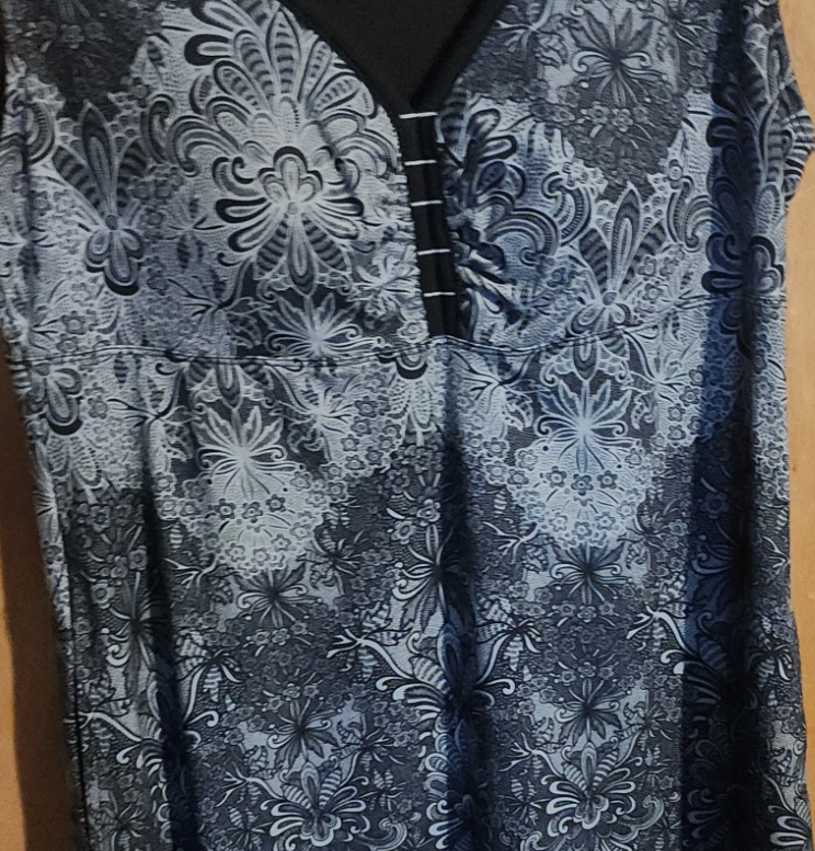 Gerry V-Neck Blouse