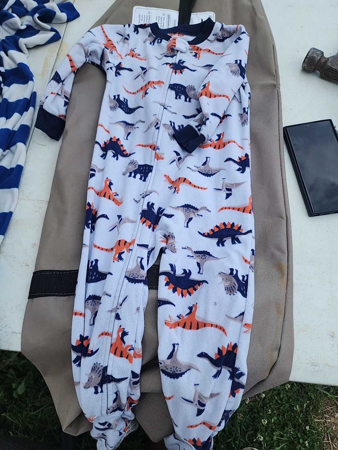 Come Get This Pack And Get One Outfit Extra For Free